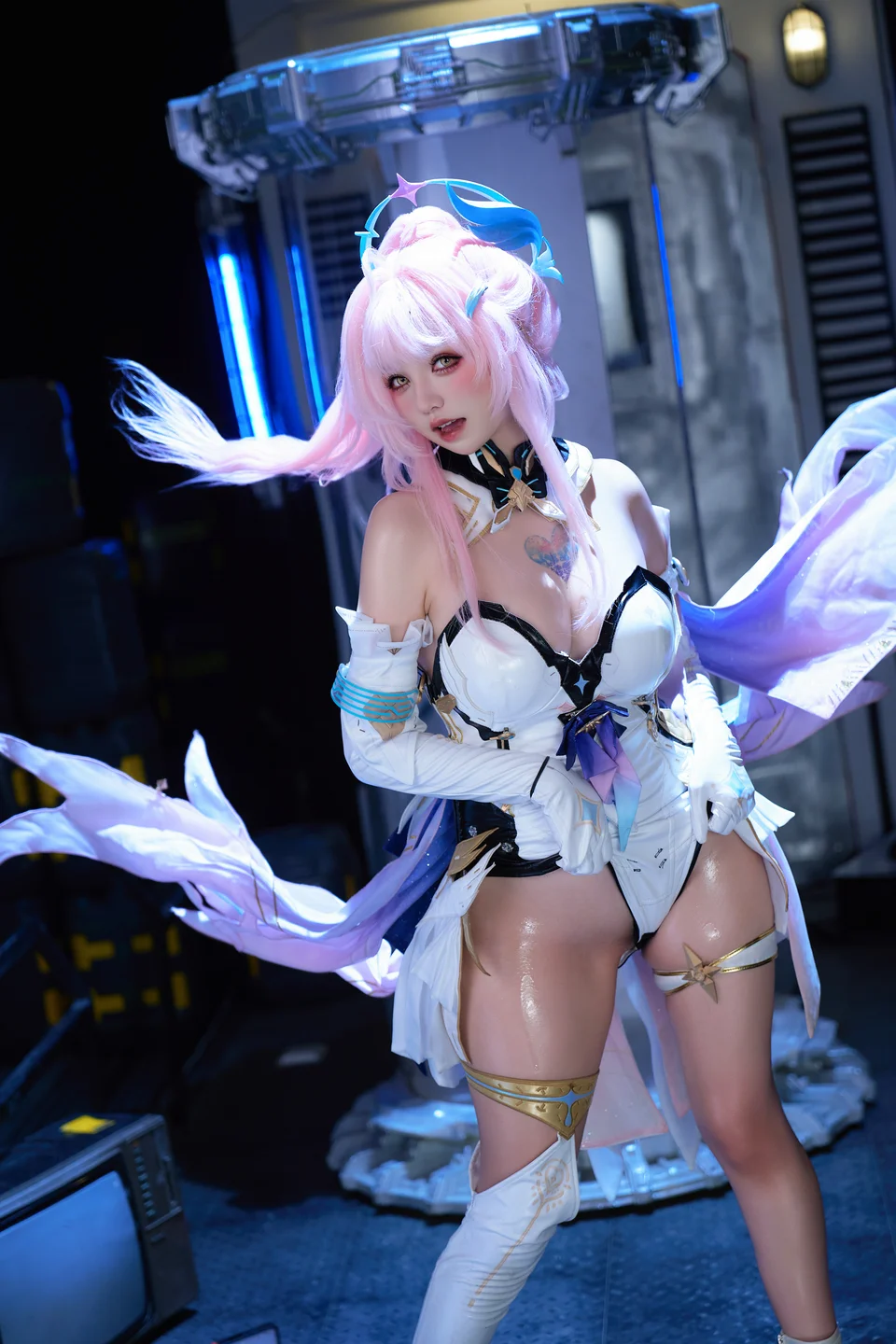 阿薰kaOri_No_064_爱弥斯_上中下&写真花絮_567P,92GIF,13V_7_98GB中 爱弥斯写真130.webp