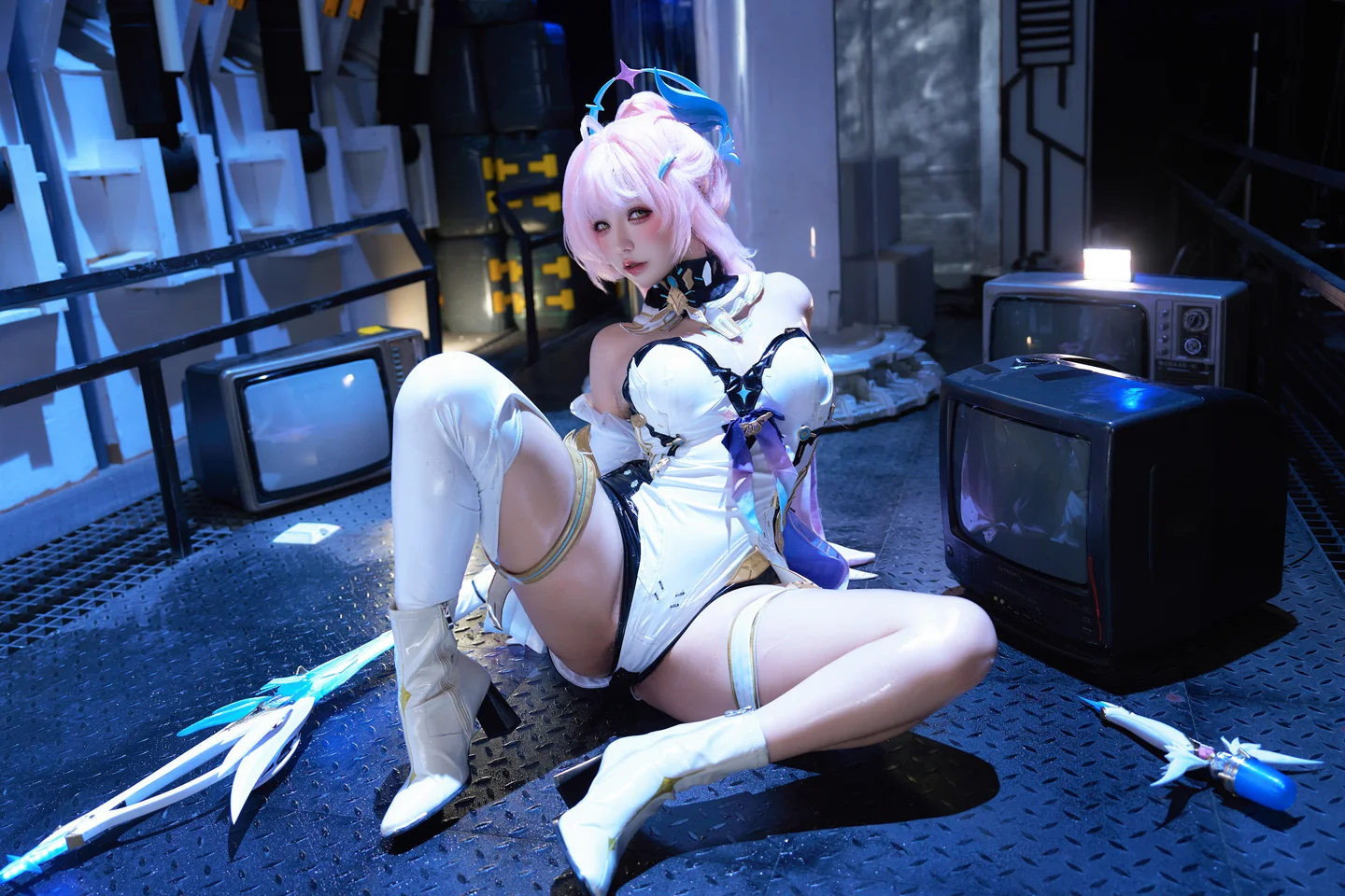 阿薰kaOri_No_064_爱弥斯_上中下&写真花絮_567P,92GIF,13V_7_98GB中 爱弥斯写真98.webp