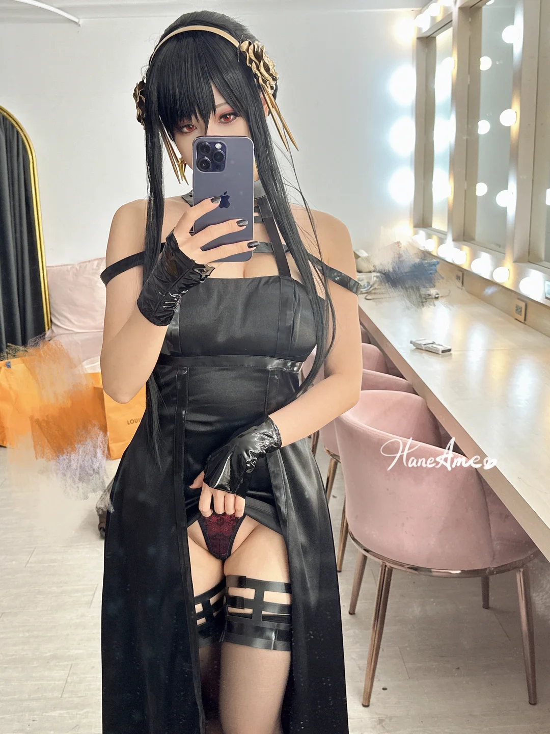 雨波_HaneAme - Yor Forger selfie set [67P-522MB] 34_SELF_YO_Dress_1.webp