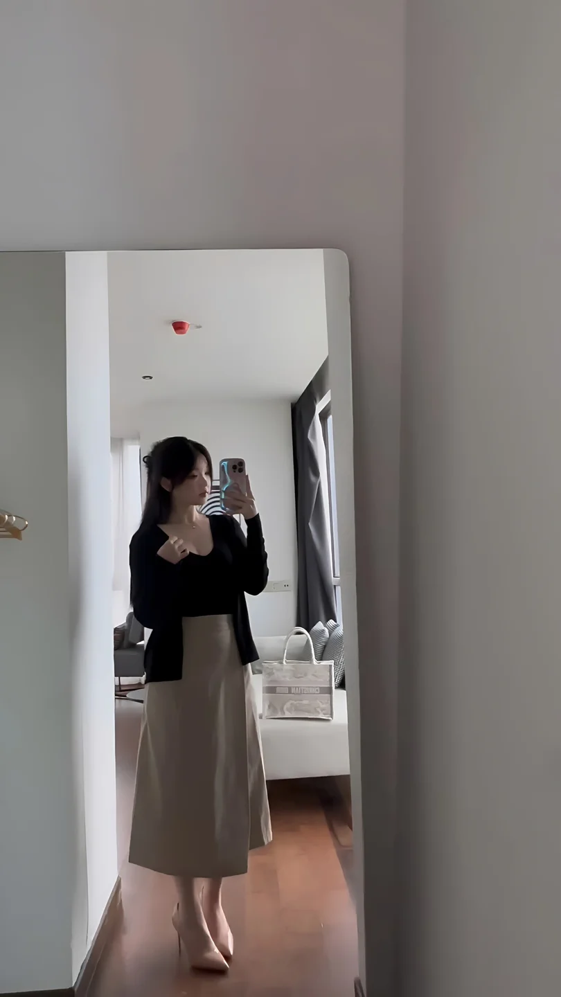 雪晴Astra - OL大姐姐 [87P,3V-1.35GB] 028.webp