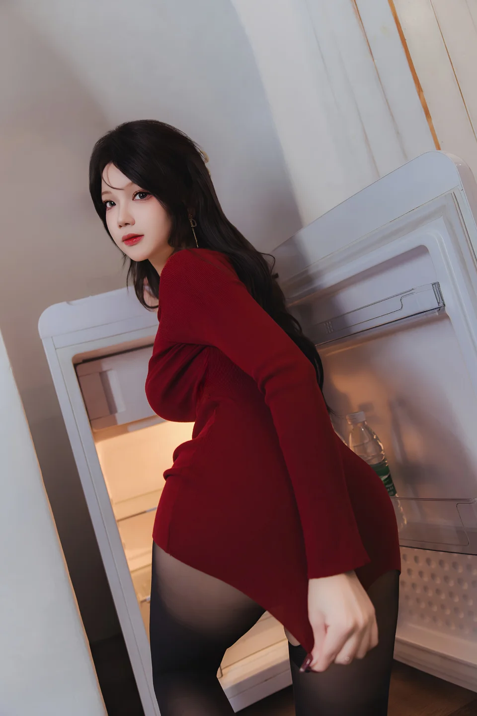 雪晴Astra No.083 – 红裙黑丝小娇妻 [65P2V-1.72GB] 【丝足阁写真】017.webp