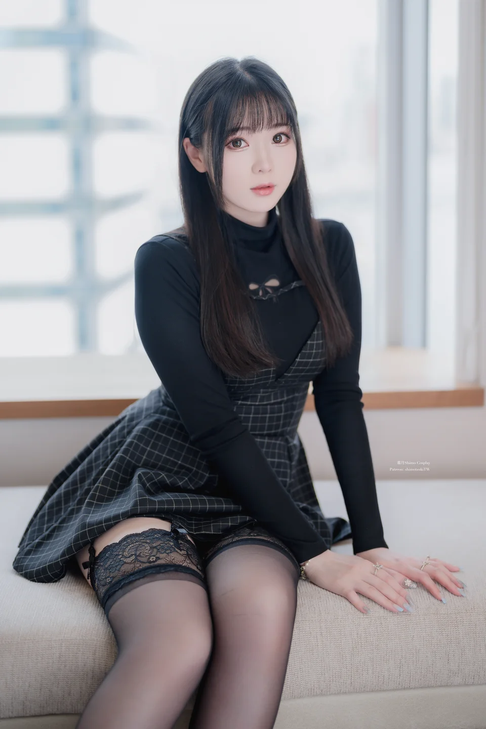 霜月shimo - 日本饭店黑私服 [30P] 20240928-013139(1).webp