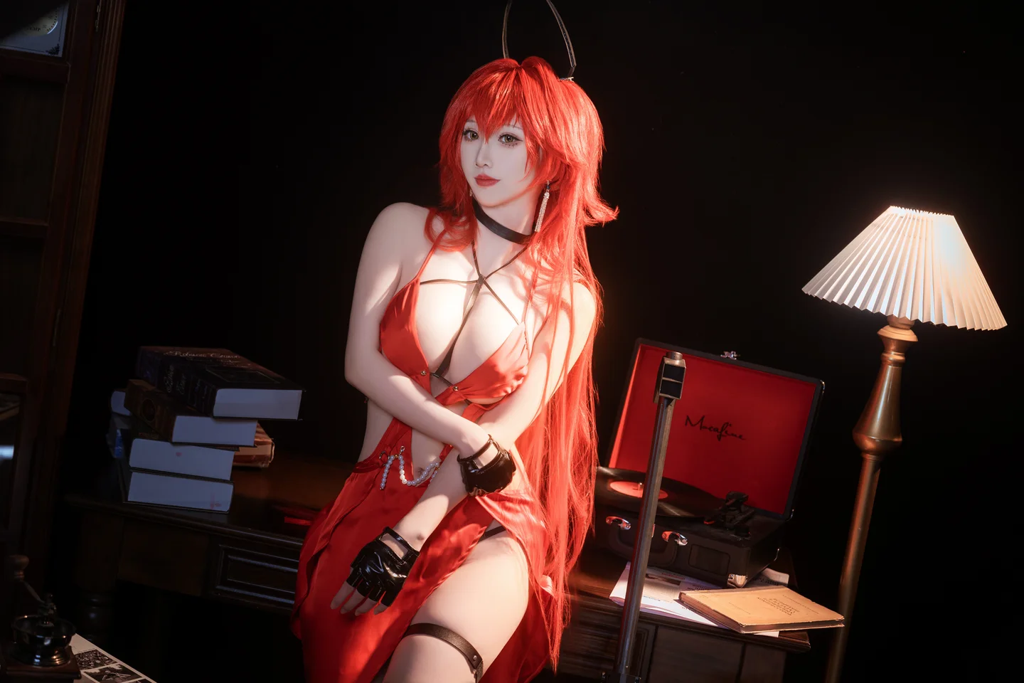 面饼仙儿 – Nikke 小红帽礼服 [24P] TG@icoset023.webp