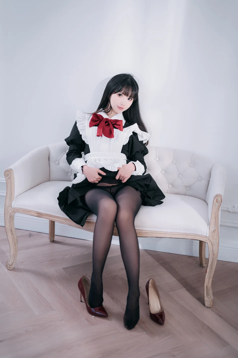 面饼仙儿 - 红高跟女仆 [30P] tg@simisebaisi11.webp