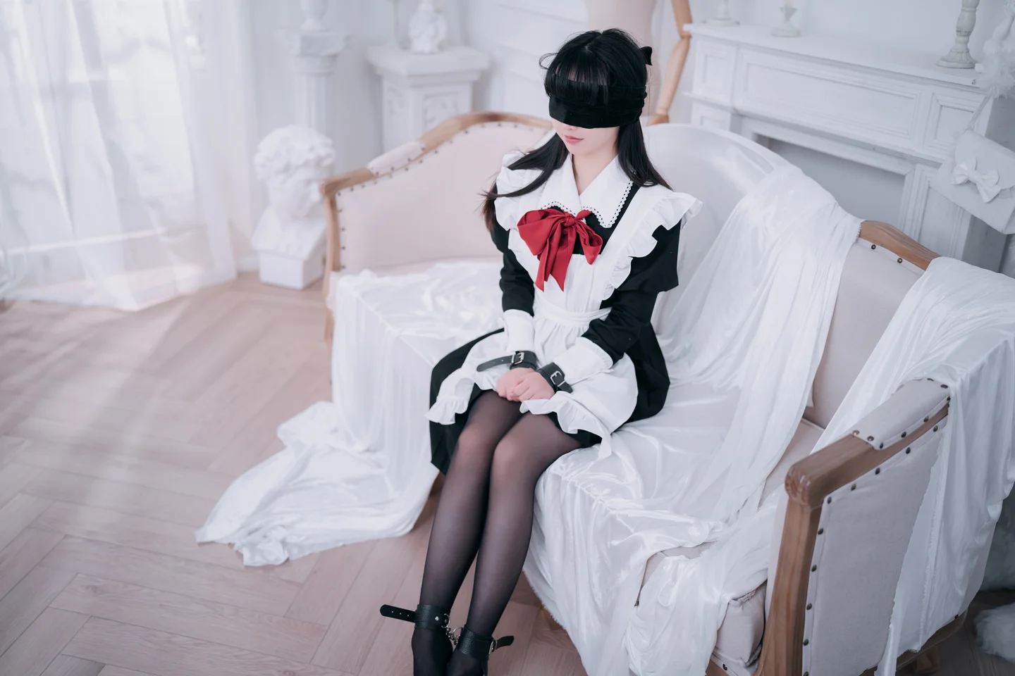 面饼仙儿 - 红高跟女仆 [30P] tg@simisebaisi27.webp