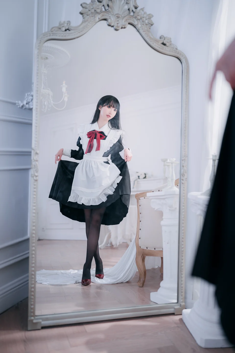 面饼仙儿 - 红高跟女仆 [30P] tg@simisebaisi3.webp