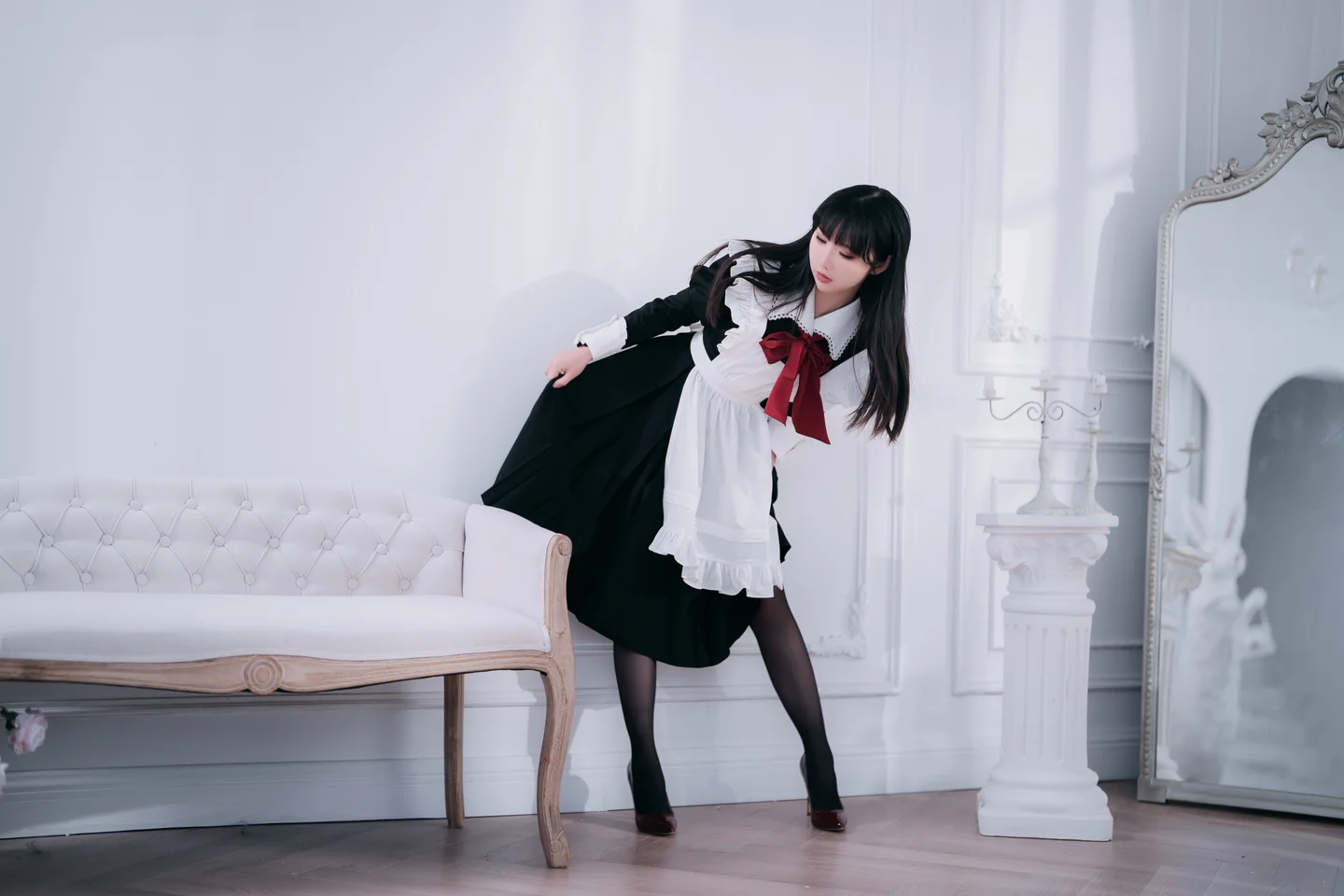 面饼仙儿 - 红高跟女仆 [30P] tg@simisebaisi6.webp