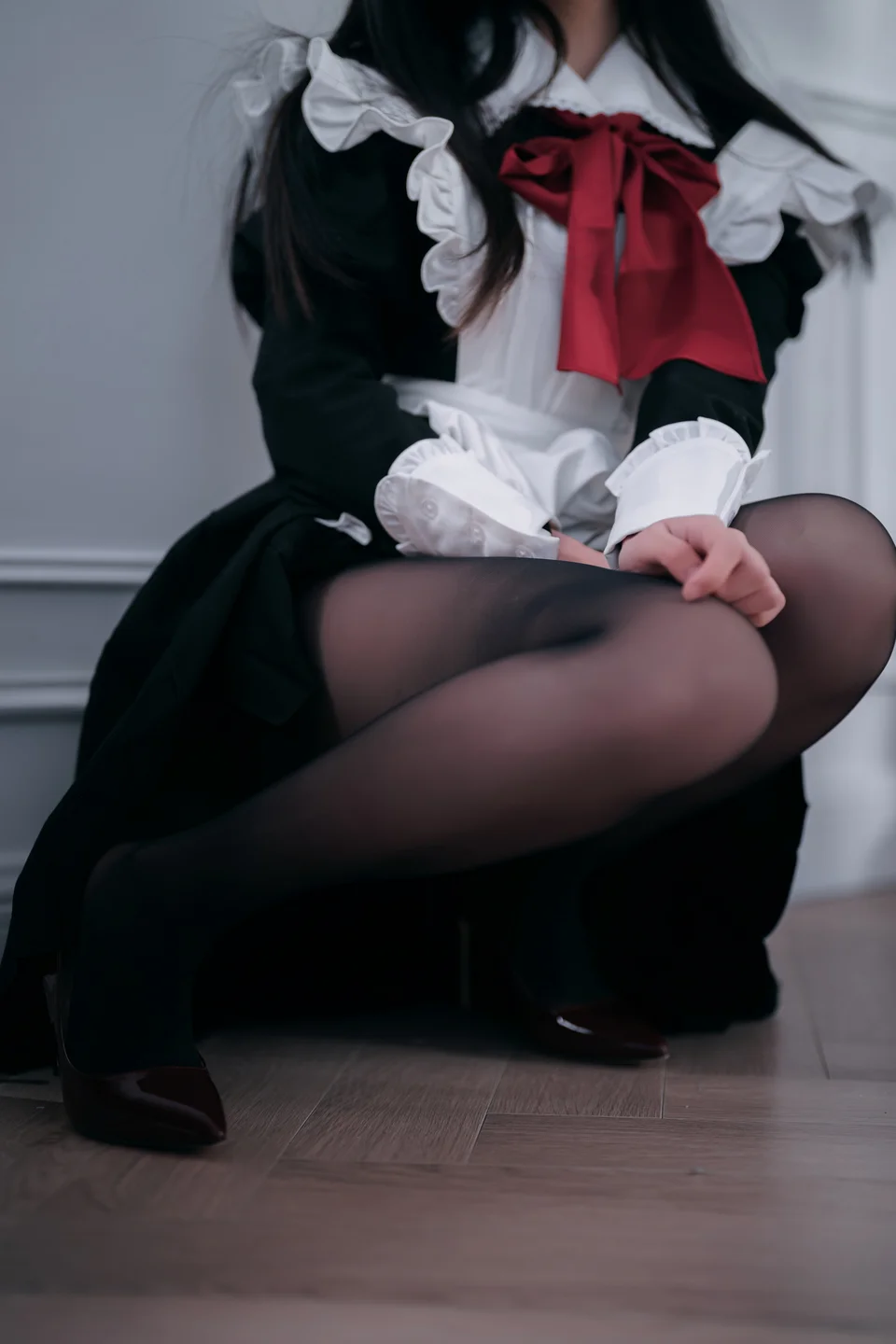 面饼仙儿 - 红高跟女仆 [30P] tg@simisebaisi7.webp