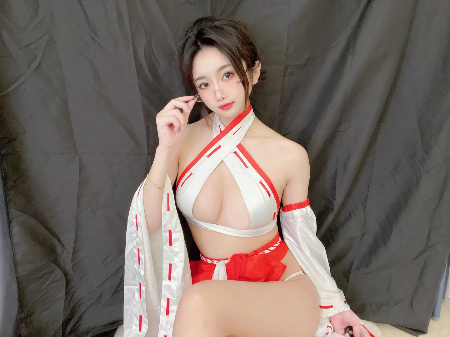 鬼畜瑶 – 巫女 [30P] TG@simisebaisi025.webp