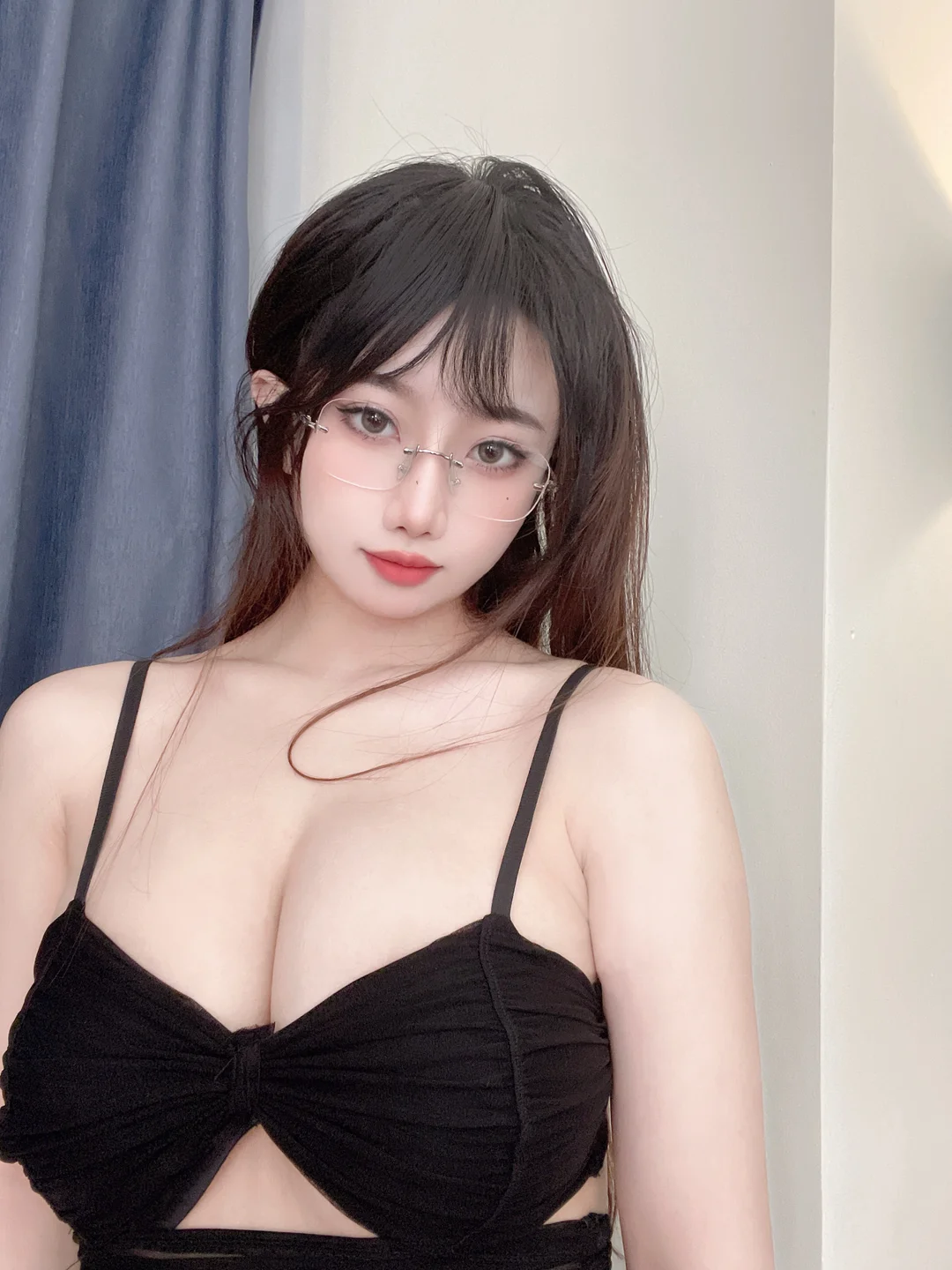 鬼畜瑶在不在w -包臀黑丝 [48P 1V] tg@simisebaisi39.webp