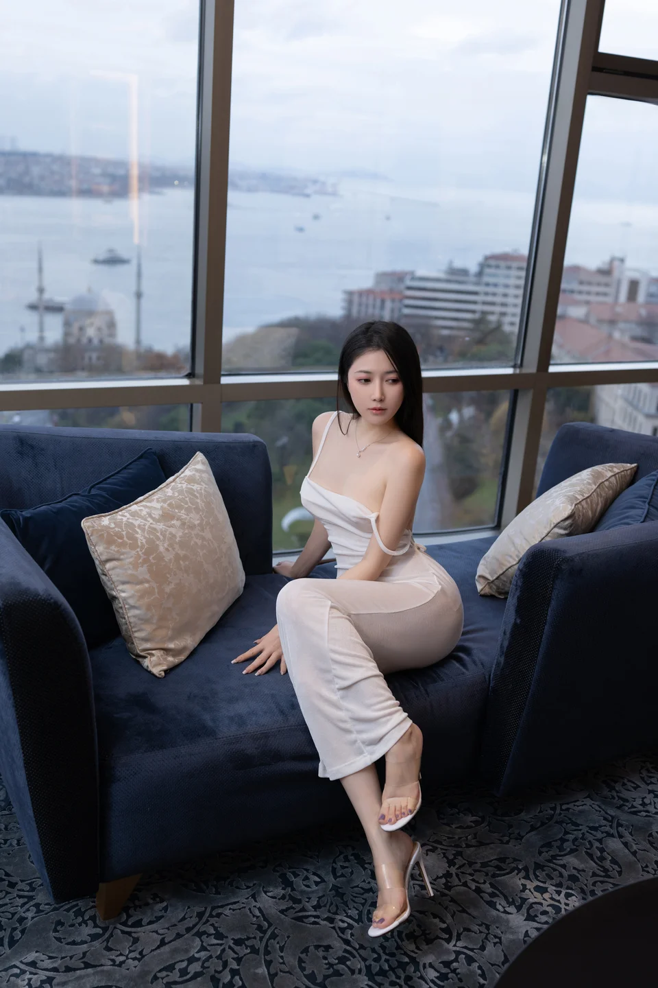 鱼子酱Fish – 珍珠项链 [120P-1.42GB] 【丝足阁写真】010.webp