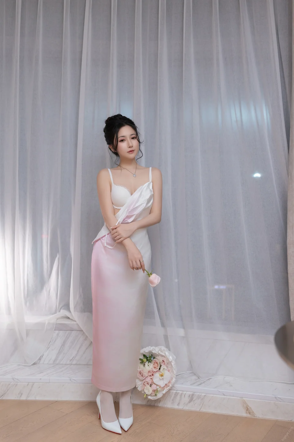 鱼子酱Fish – 许愿 [120P-959MB] 【丝足阁写真】024.webp