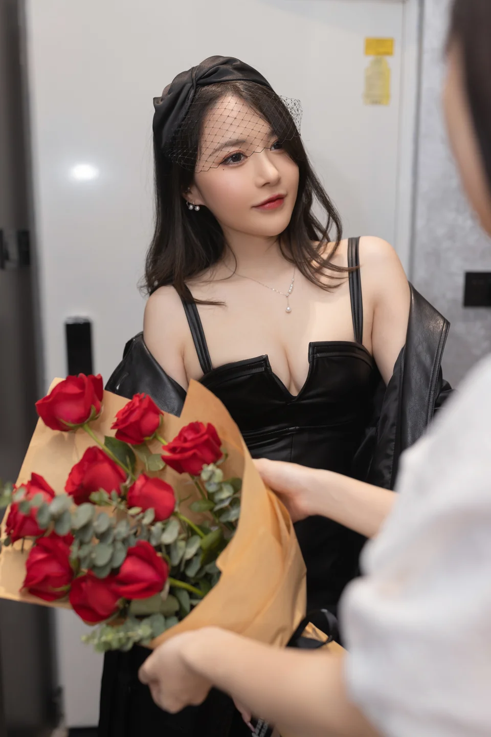 鱼子酱Fish - 妻子们的聚会 [89P-811MB] 006.webp