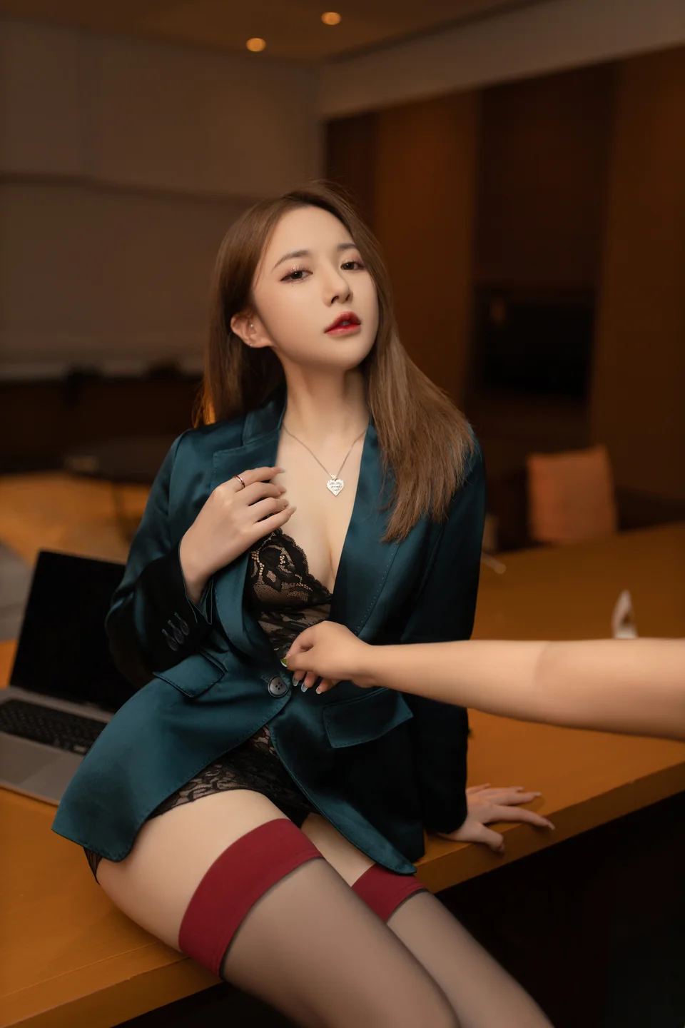 鱼子酱Fish - 寂寞女老板 [115P-1.33GB] 024.webp