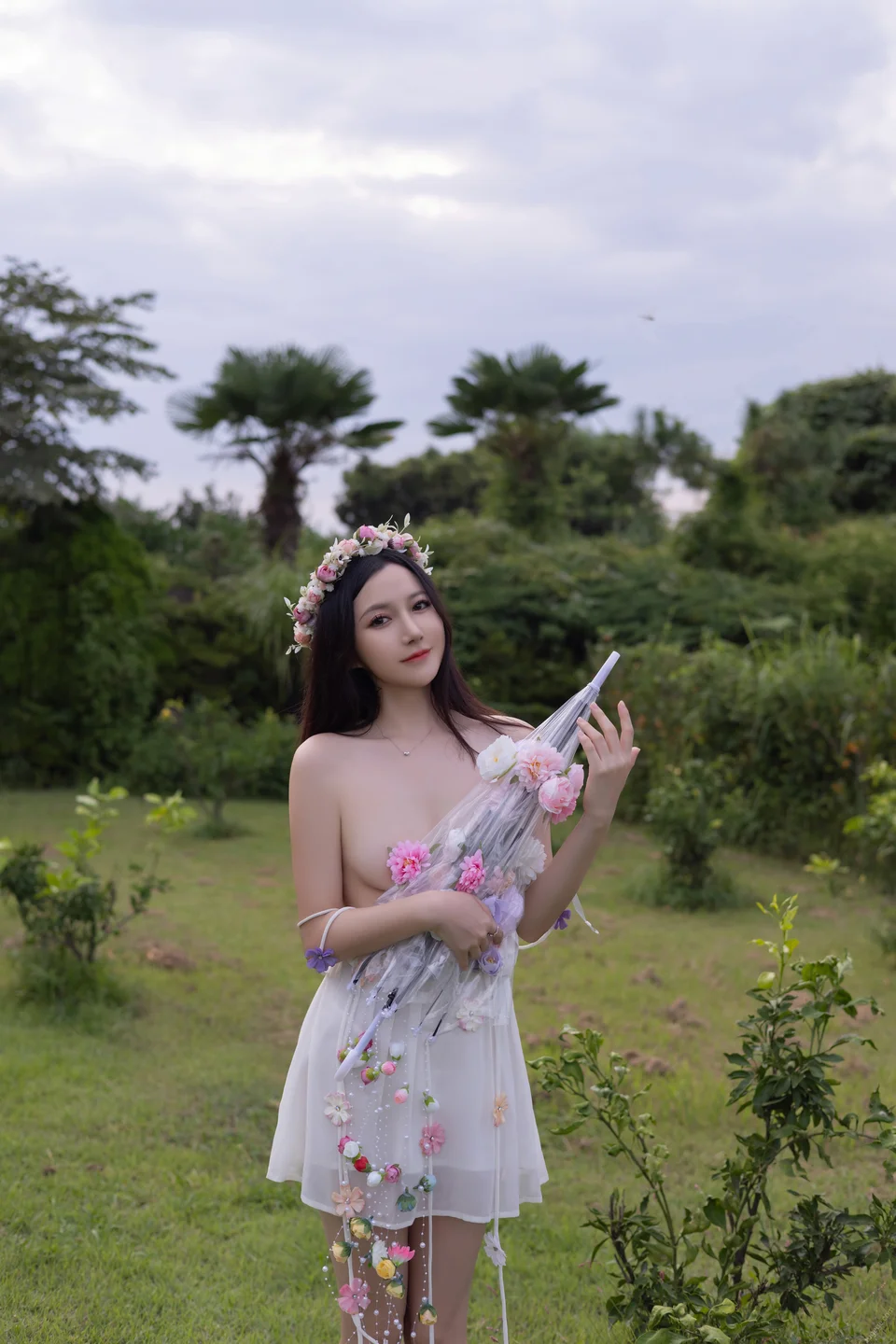 鱼子酱Fish - 秀人内购 花的伞 [120P] TG@icoset110.webp
