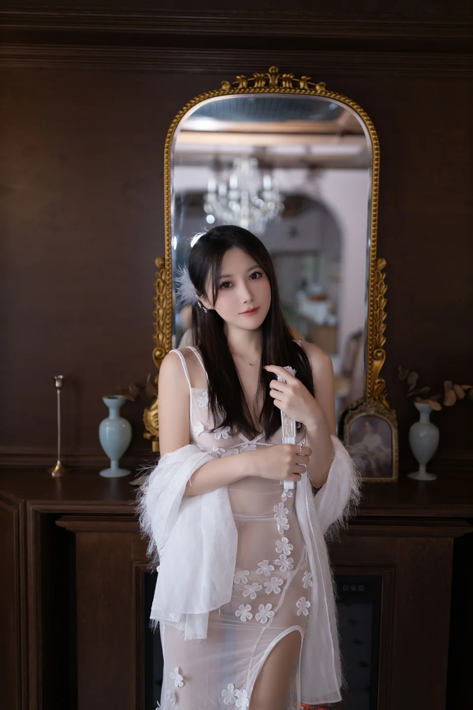 鱼子酱Fish - 秀人内购 蔷薇 [124P] TG@icoset003.webp