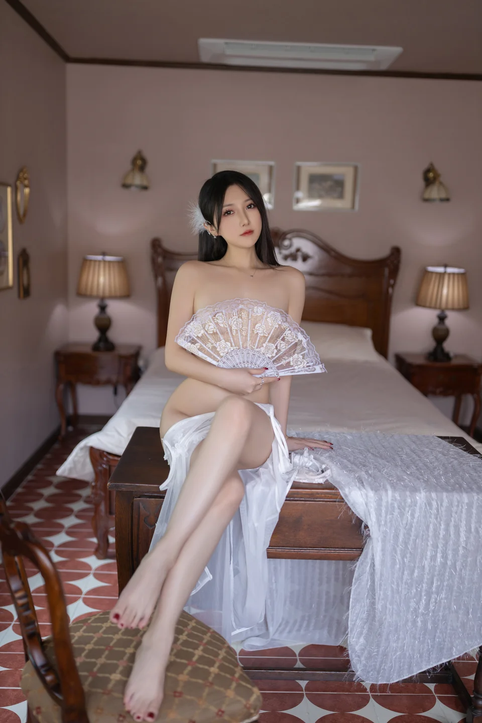 鱼子酱Fish - 秀人内购 蔷薇 [124P] TG@icoset086.webp