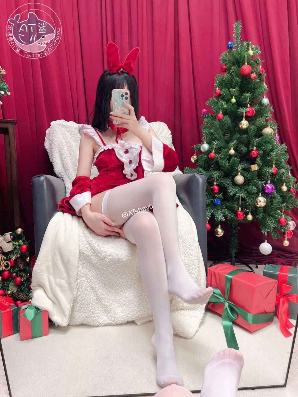 AT鲨 - 圣诞反差小兔 [157P 7V] tg@simisebaisi15.webp