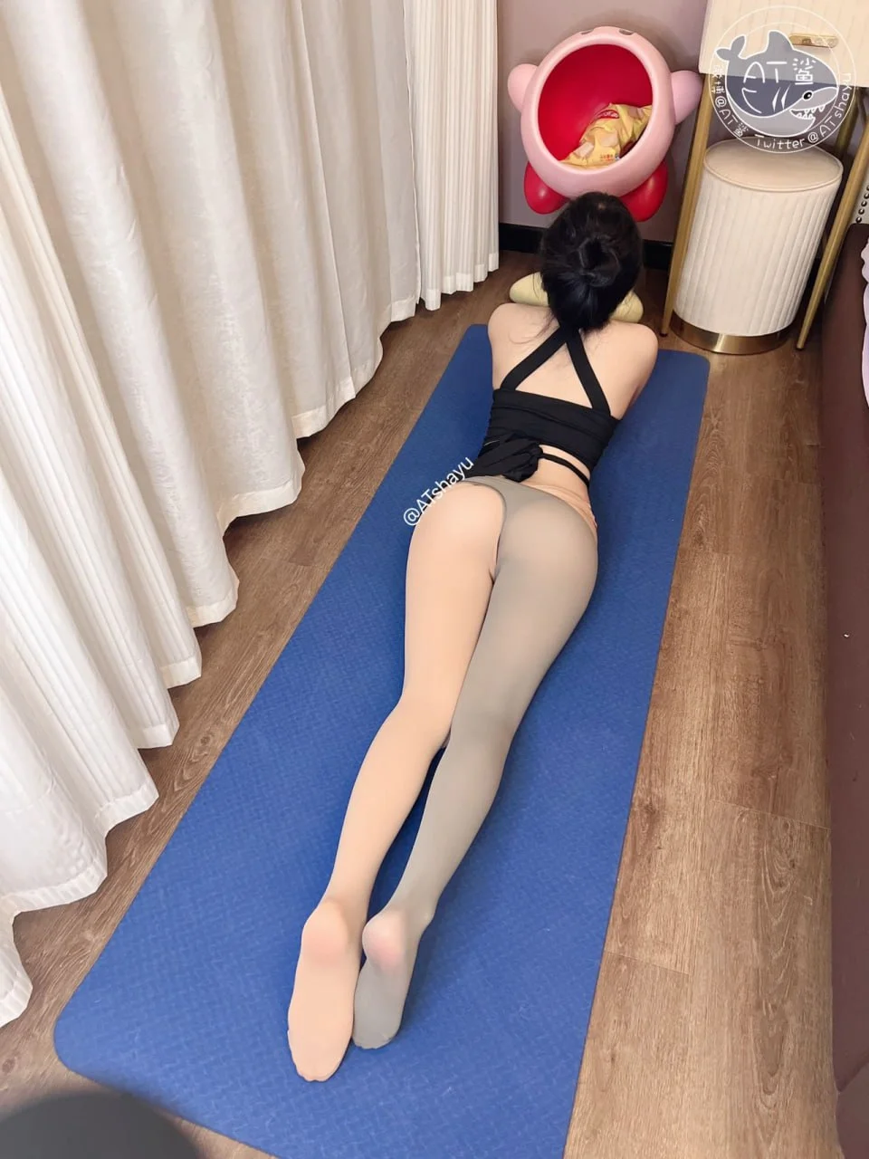 AT鲨 - 瑟瑟瑜伽 [52P 3V] tg@simisebaisi17.webp