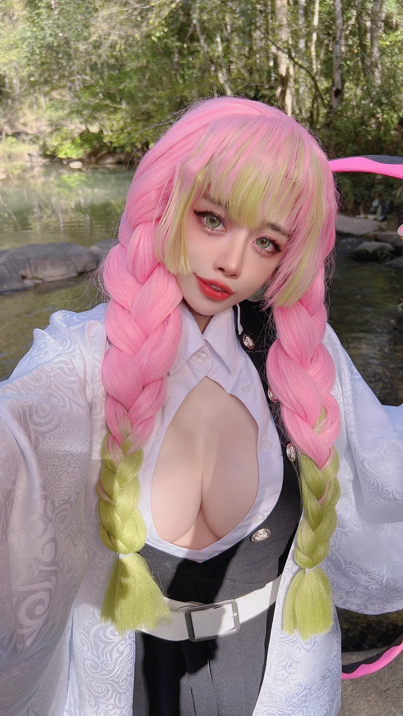 Byoru_Mitsuri_Kanroji_Kimetsu_no_Yaiba_Bikini_59P,2V_1_1GB 029.webp