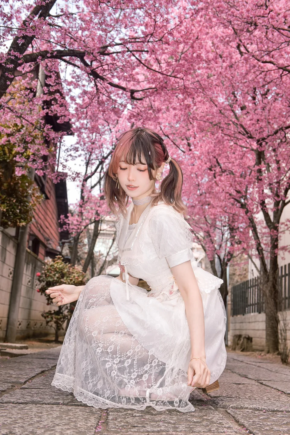 ElyEE子 - April Set A 2025 [25P,4V-227MB] 007.webp