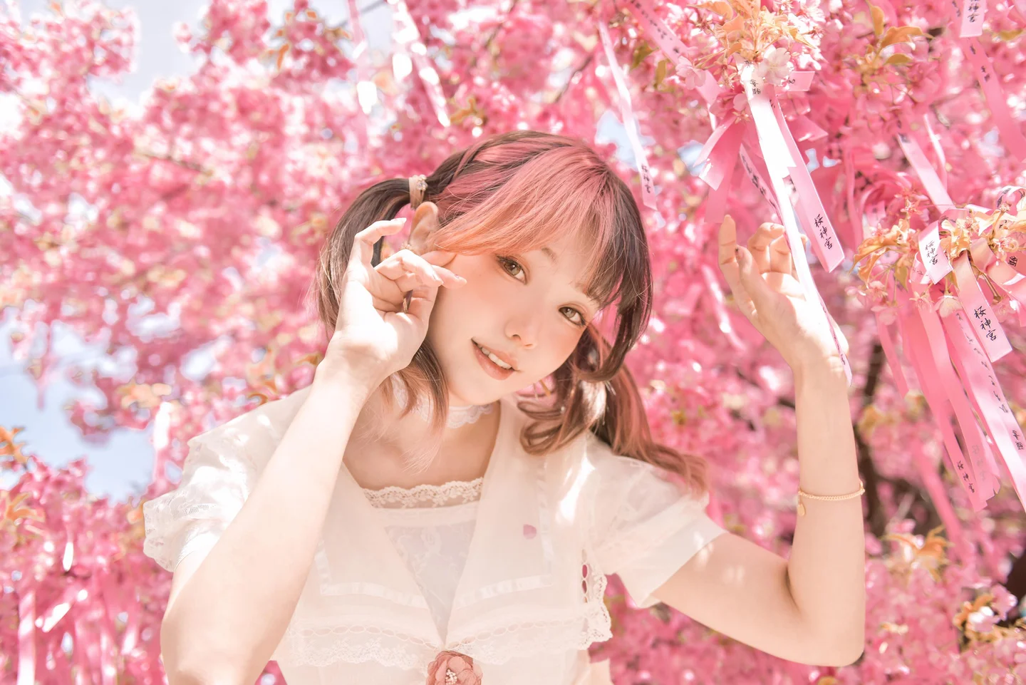 ElyEE子 - April Set A 2025 [25P,4V-227MB] 011.webp