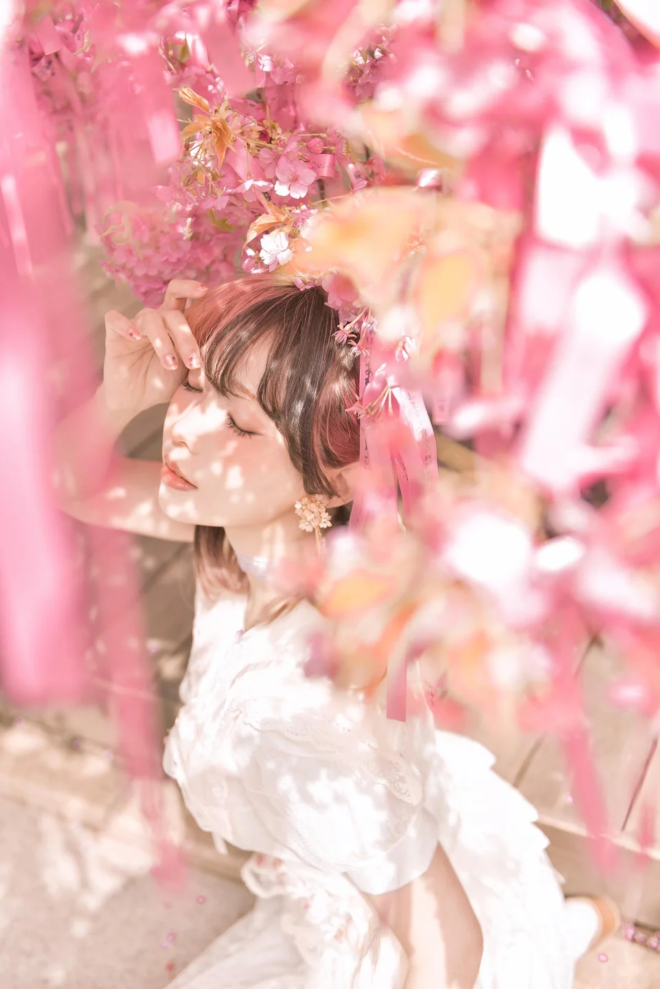 ElyEE子 - April Set A 2025 [25P,4V-227MB] 013.webp
