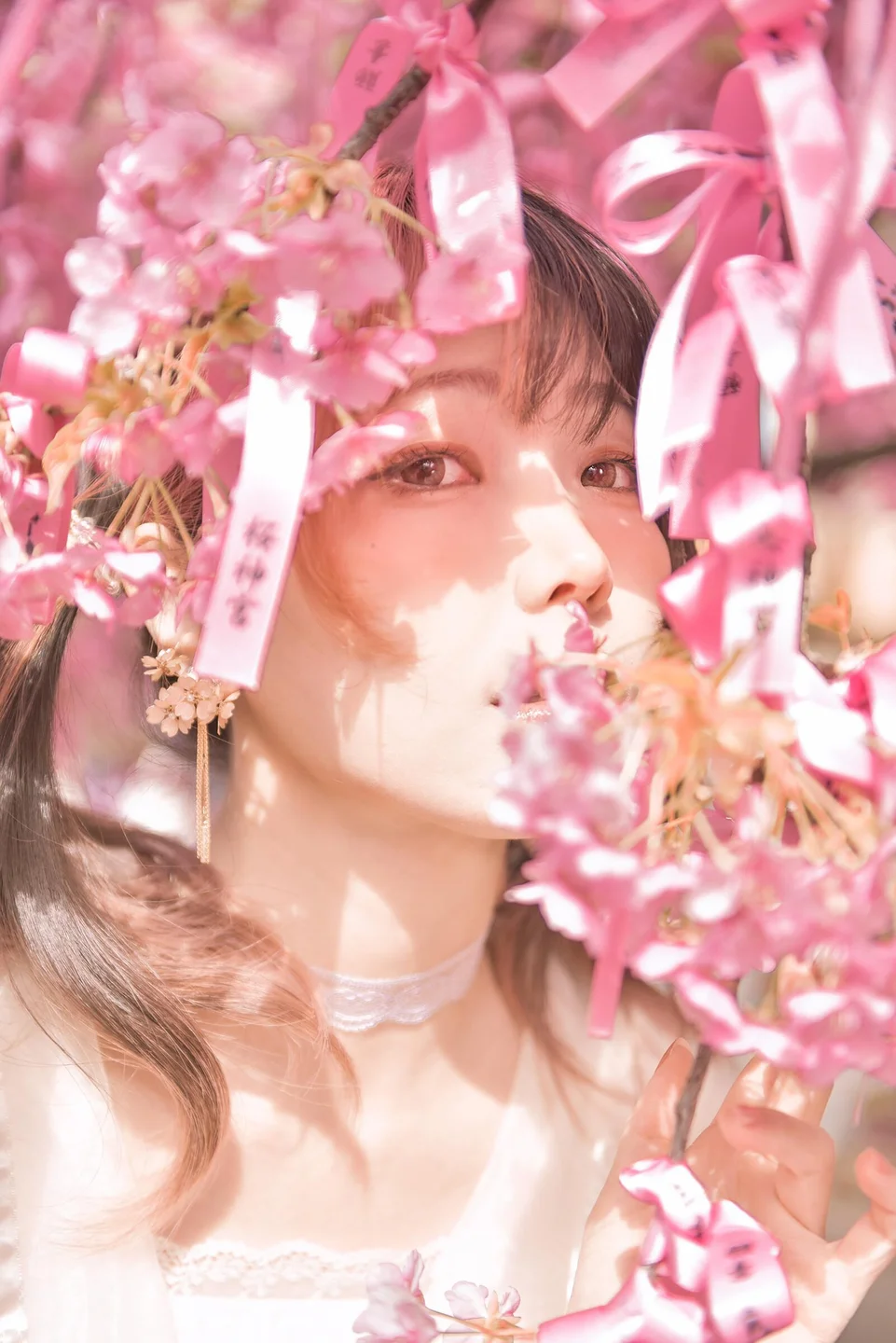 ElyEE子 - April Set A 2025 [25P,4V-227MB] 015.webp