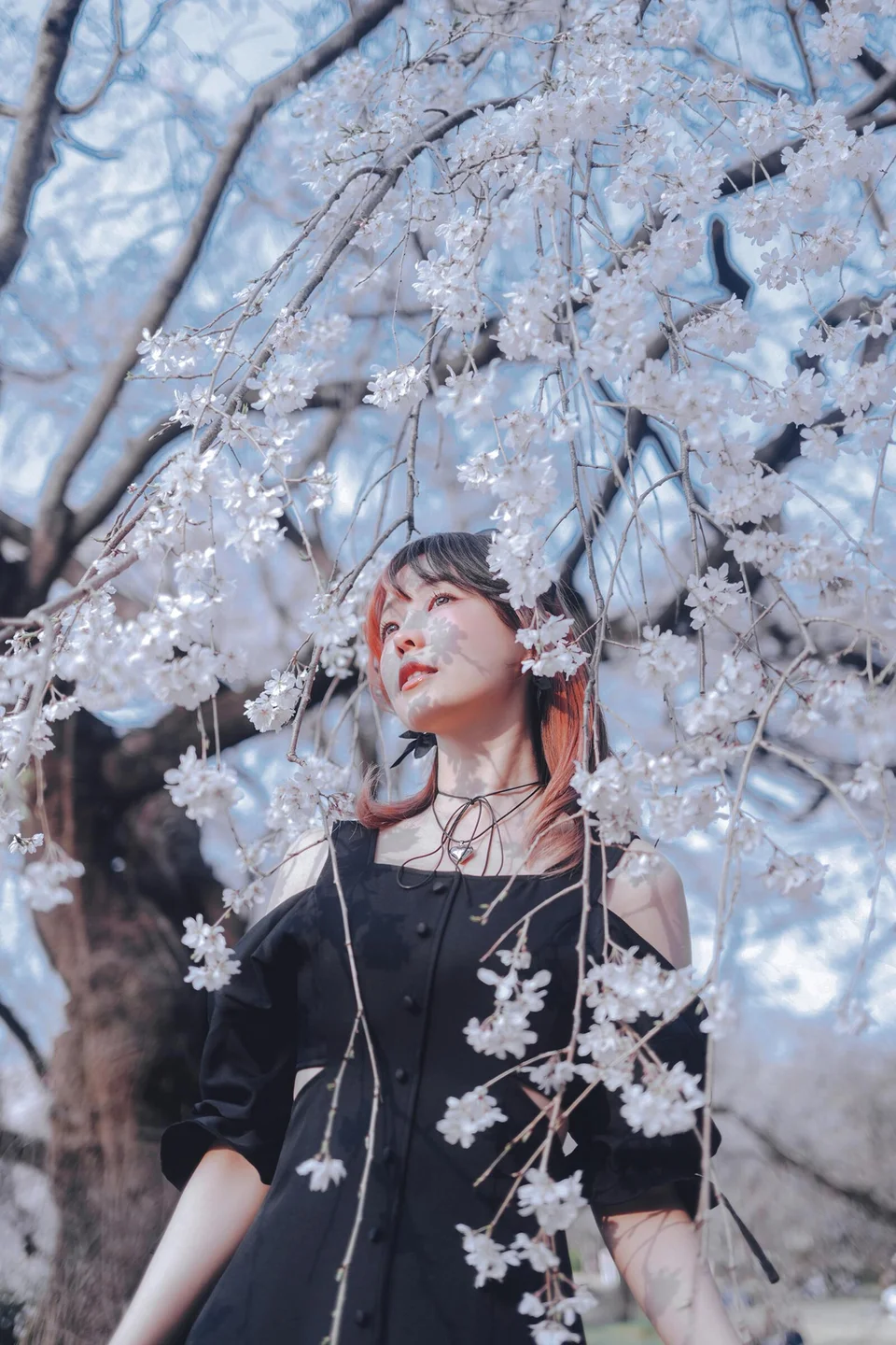 ElyEE子 - April Set B 2025 [30P,1V-33MB] 004.webp