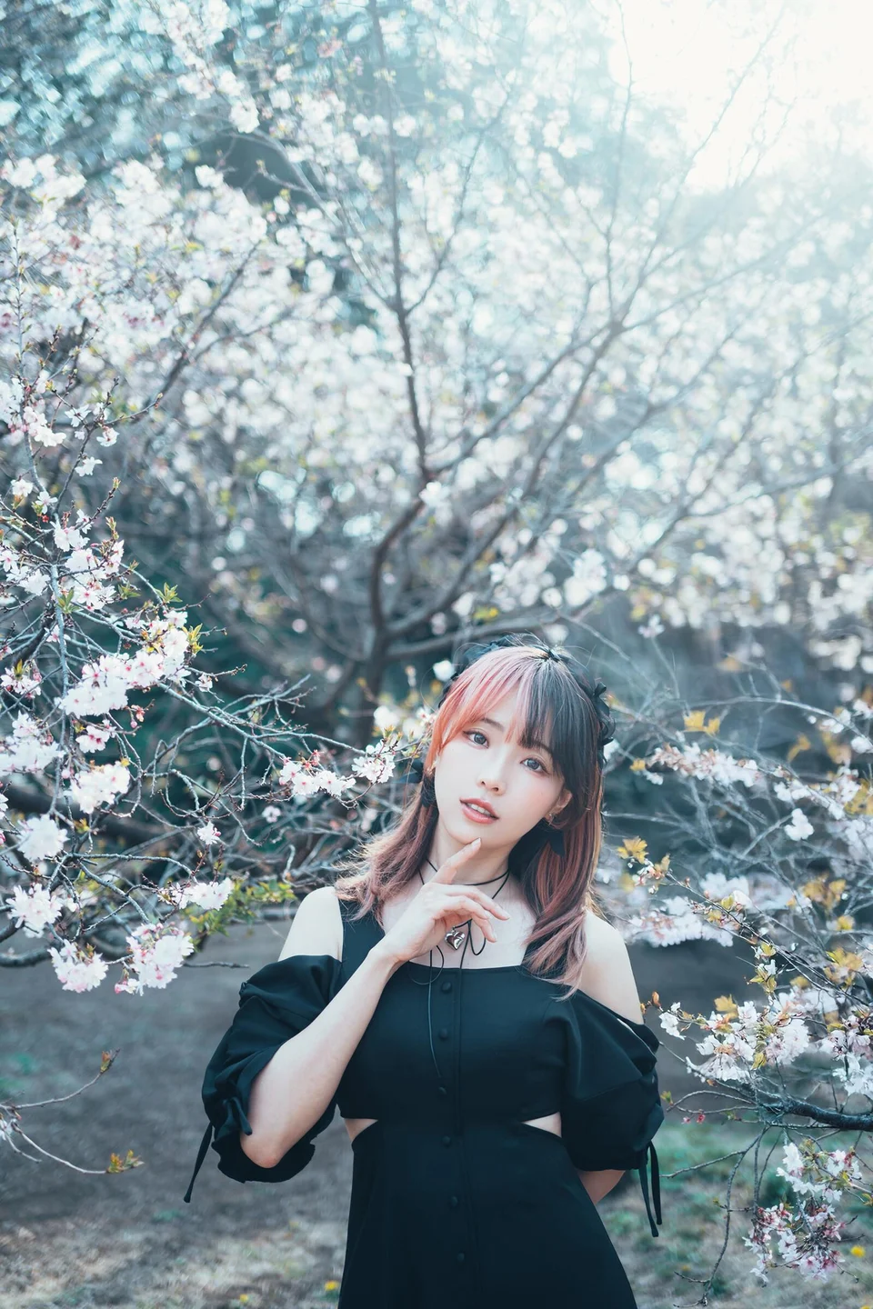 ElyEE子 - April Set B 2025 [30P,1V-33MB] 006.webp