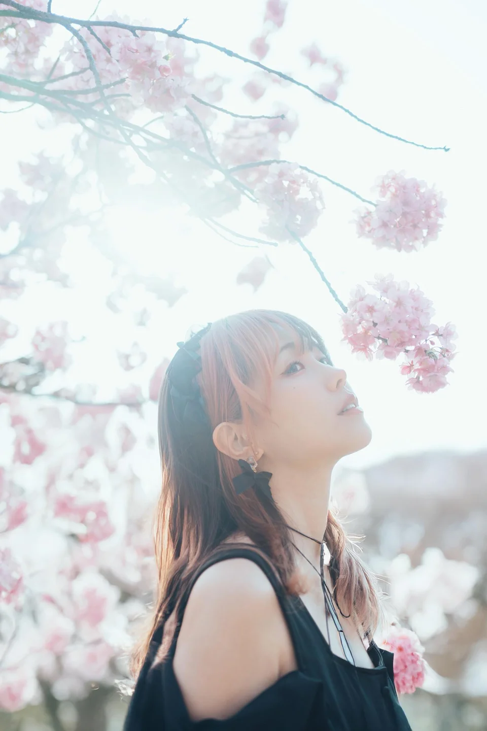 ElyEE子 - April Set B 2025 [30P,1V-33MB] 010.webp