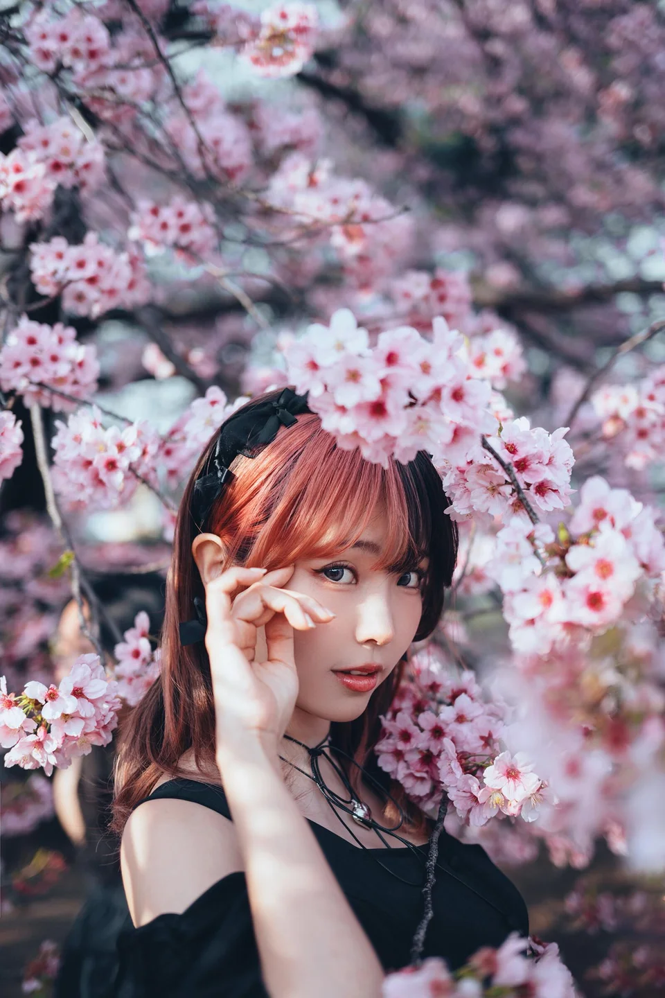 ElyEE子 - April Set B 2025 [30P,1V-33MB] 013.webp