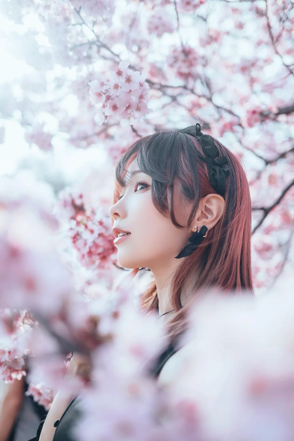 ElyEE子 - April Set B 2025 [30P,1V-33MB] 015.webp