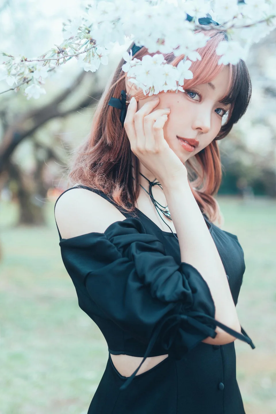 ElyEE子 - April Set B 2025 [30P,1V-33MB] 020.webp