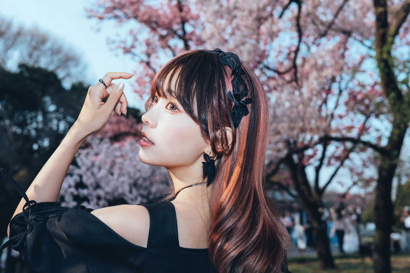 ElyEE子 - April Set B 2025 [30P,1V-33MB] 022.webp