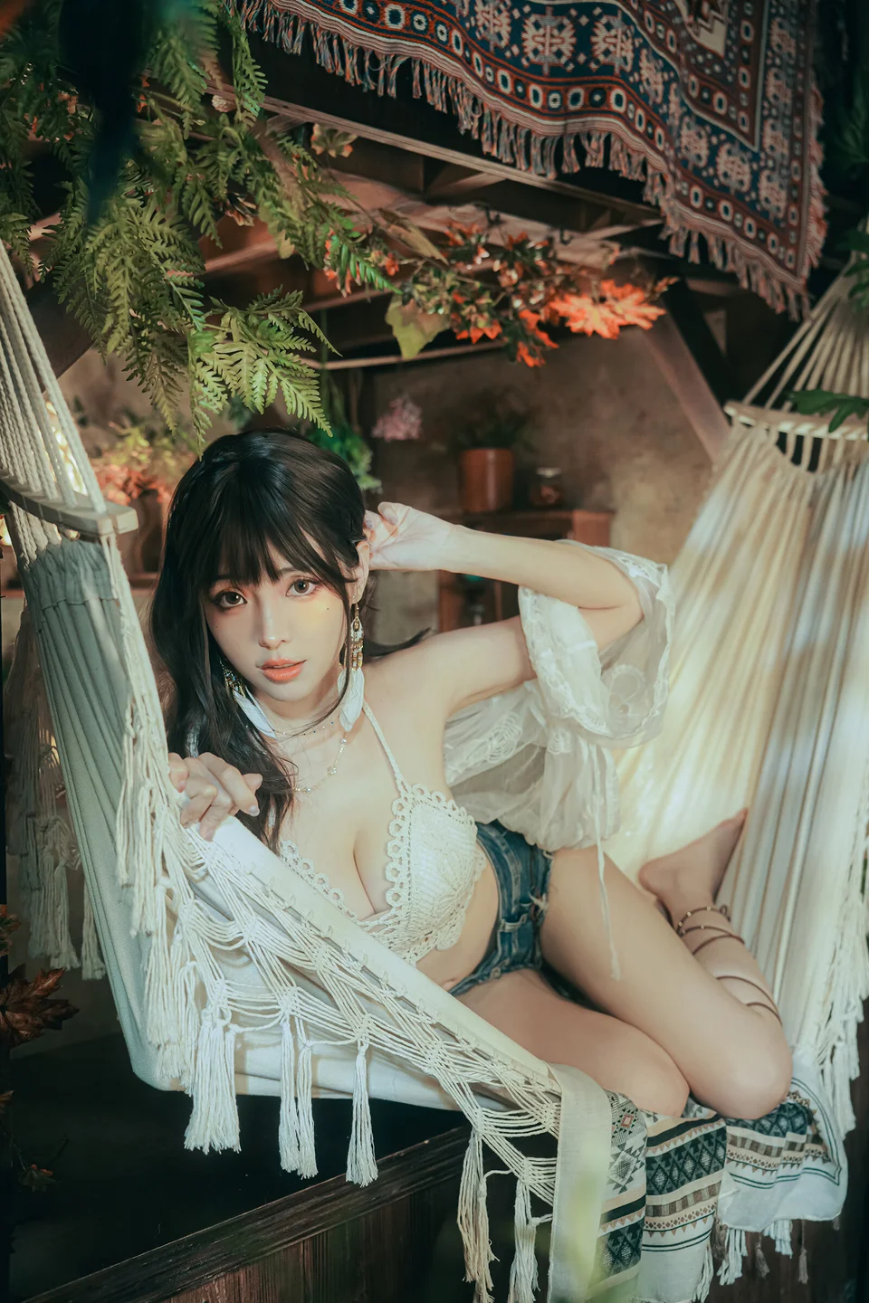 ElyEE子 - Secret Treehouse Escape 【丝足阁写真】014.webp
