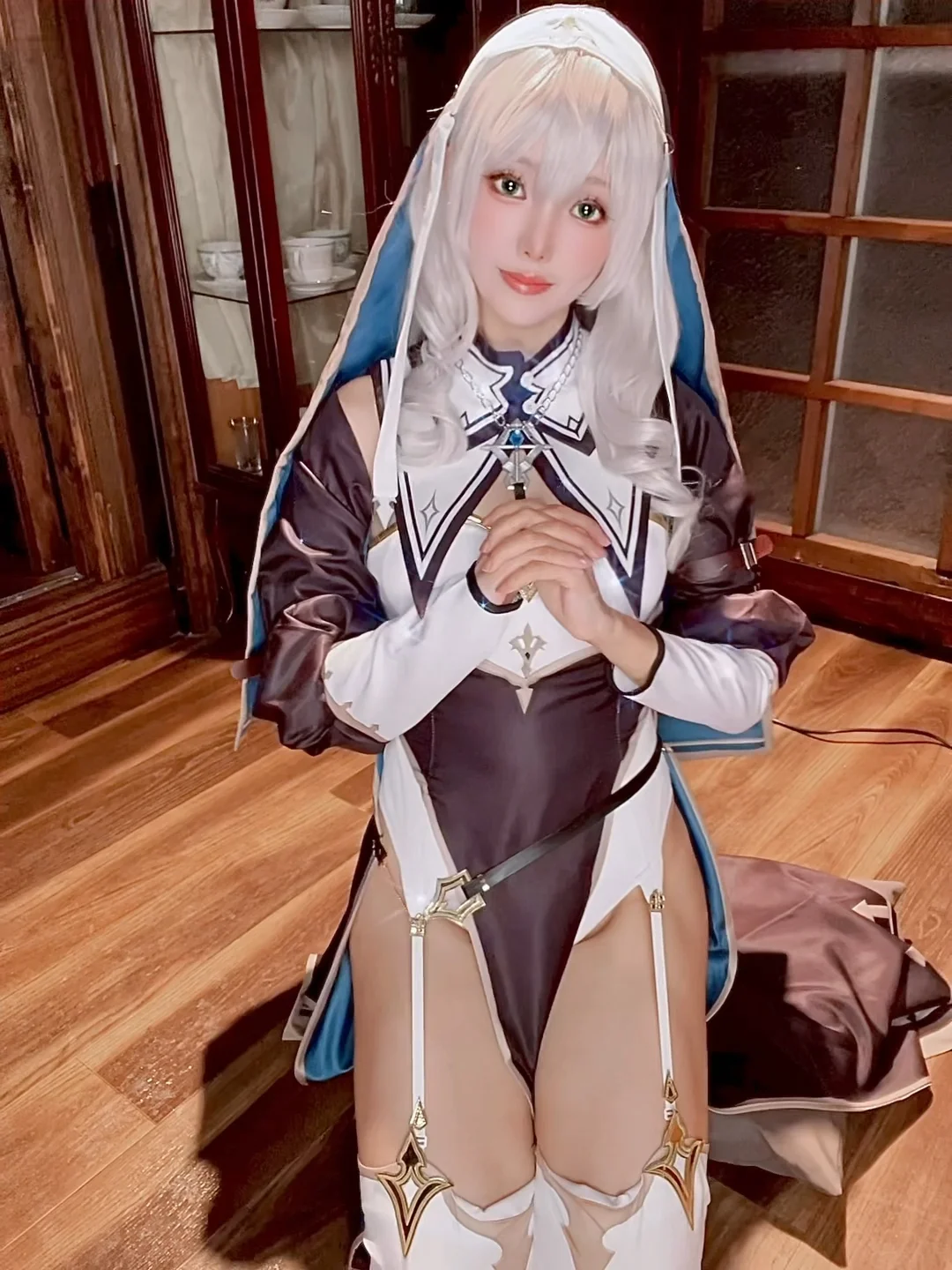 ElyEE子 - Shirogane noel~Nun