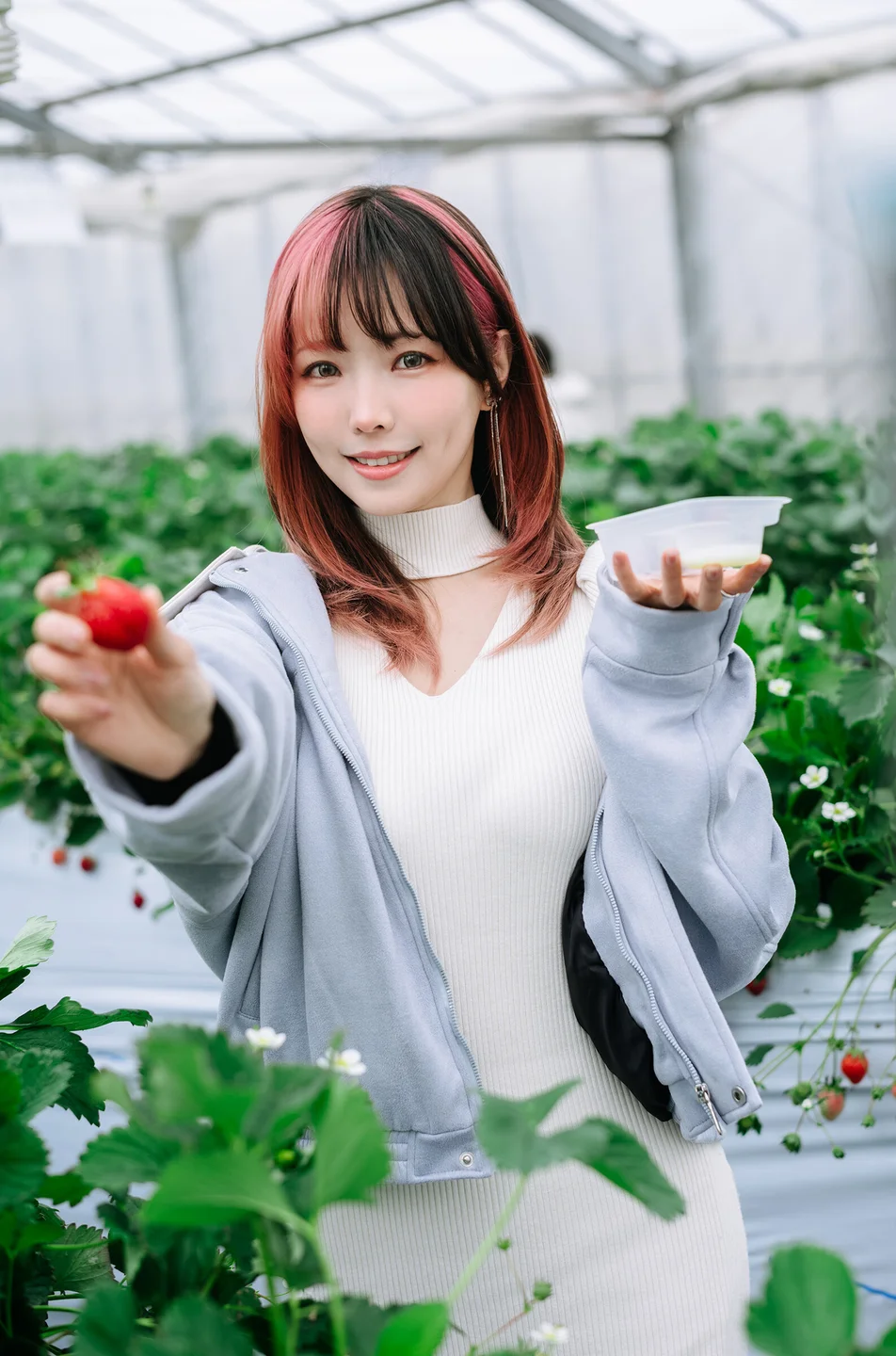 ElyEE子 - Strawberry Picking Date [34P2V-135MB] 【丝足阁写真】007.webp