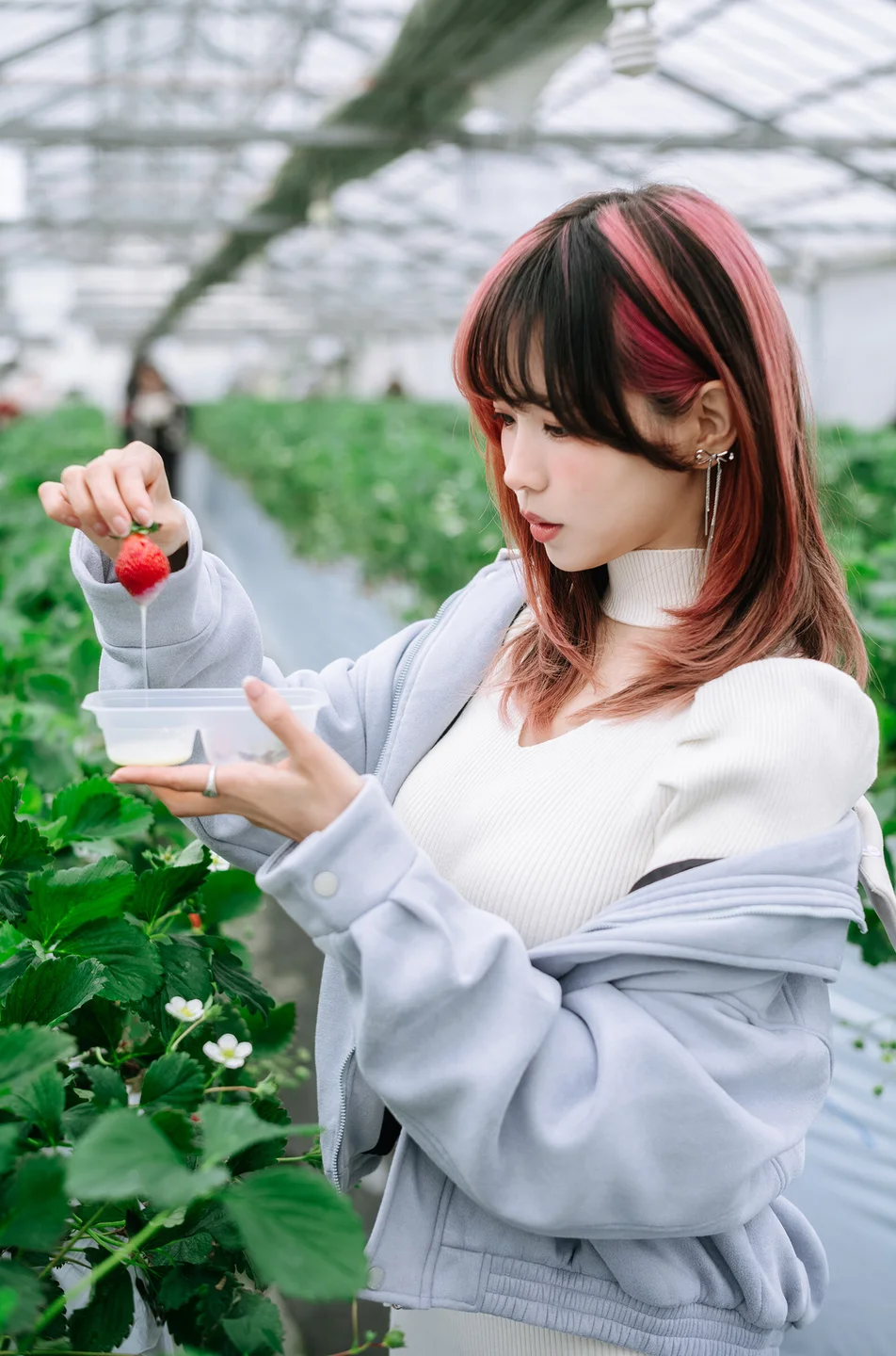 ElyEE子 - Strawberry Picking Date [34P2V-135MB] 【丝足阁写真】009.webp