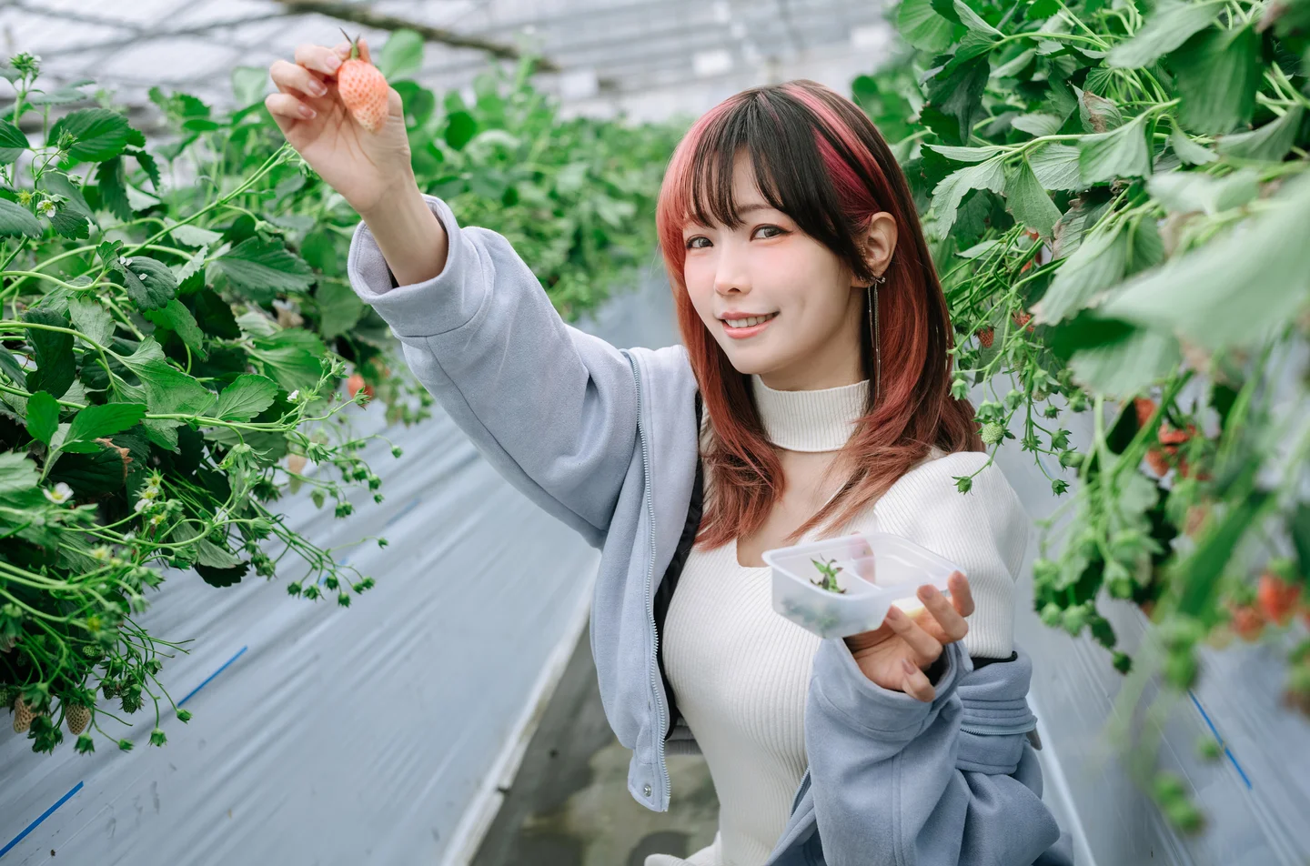 ElyEE子 - Strawberry Picking Date [34P2V-135MB] 【丝足阁写真】015.webp
