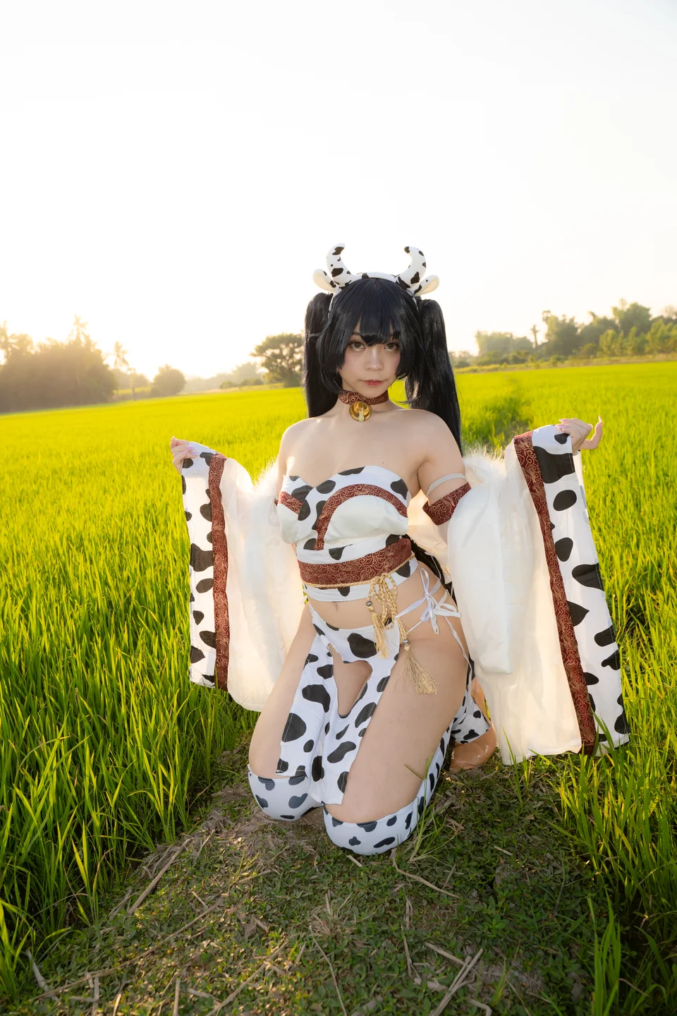 HTM-106+牛の着ぐるみを着たあまねちゃん 【丝足阁写真】051.webp