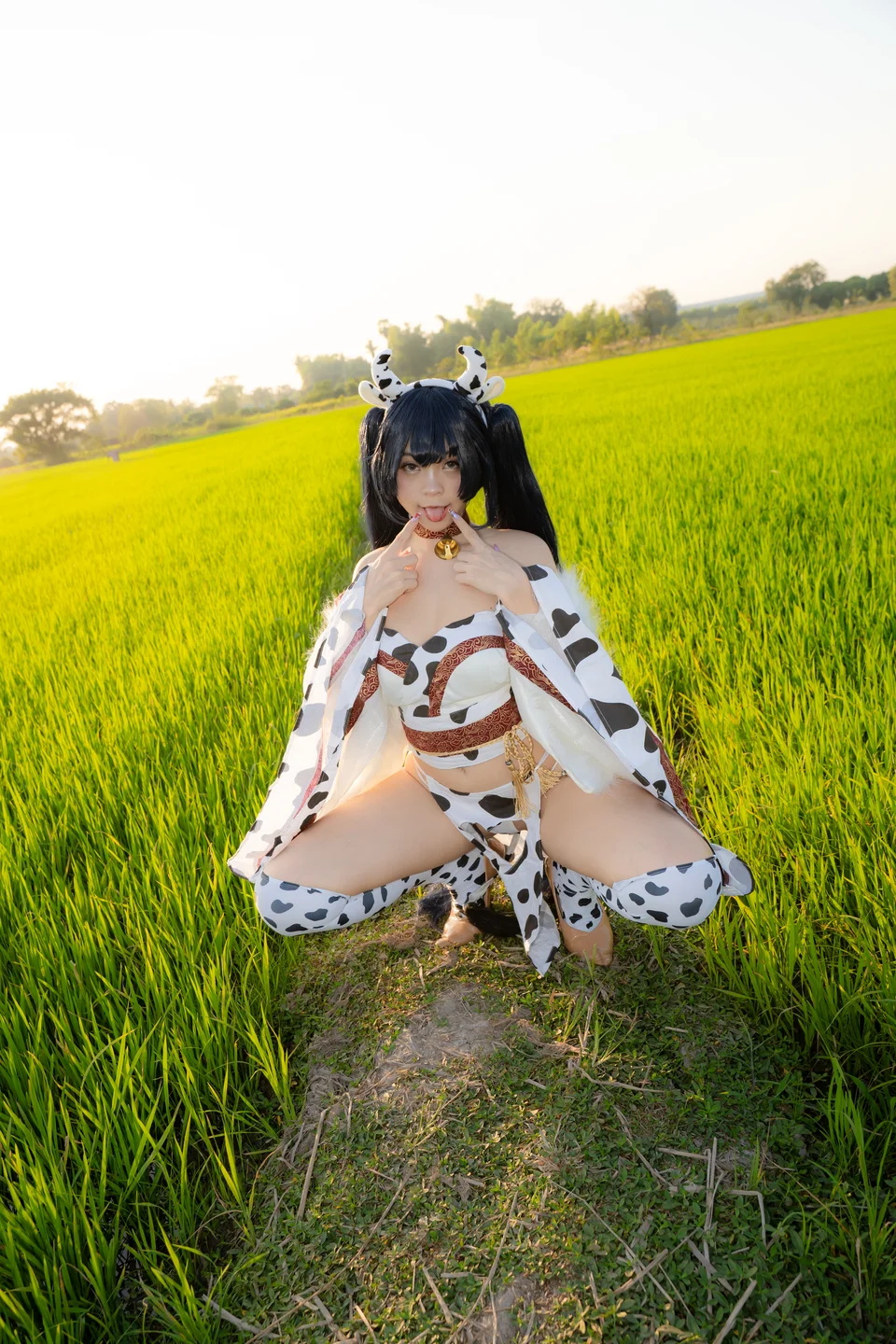 HTM-106+牛の着ぐるみを着たあまねちゃん 【丝足阁写真】053.webp