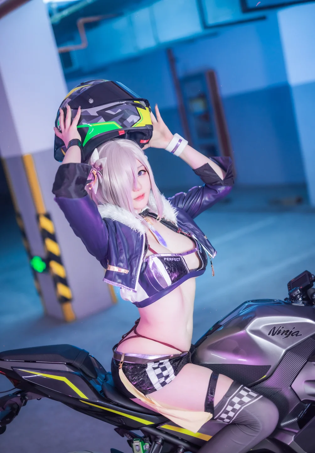 Halo_酱 - 机车赛车服 [12P] 20240911-115857(12).webp