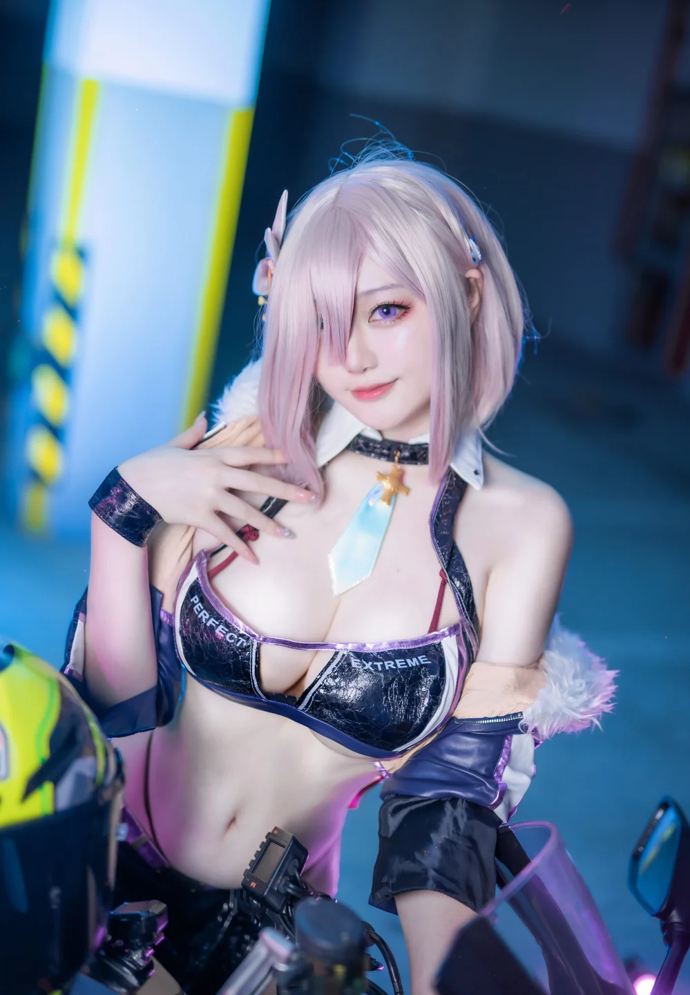 Halo_酱 - 机车赛车服 [12P] 20240911-115857(2).webp