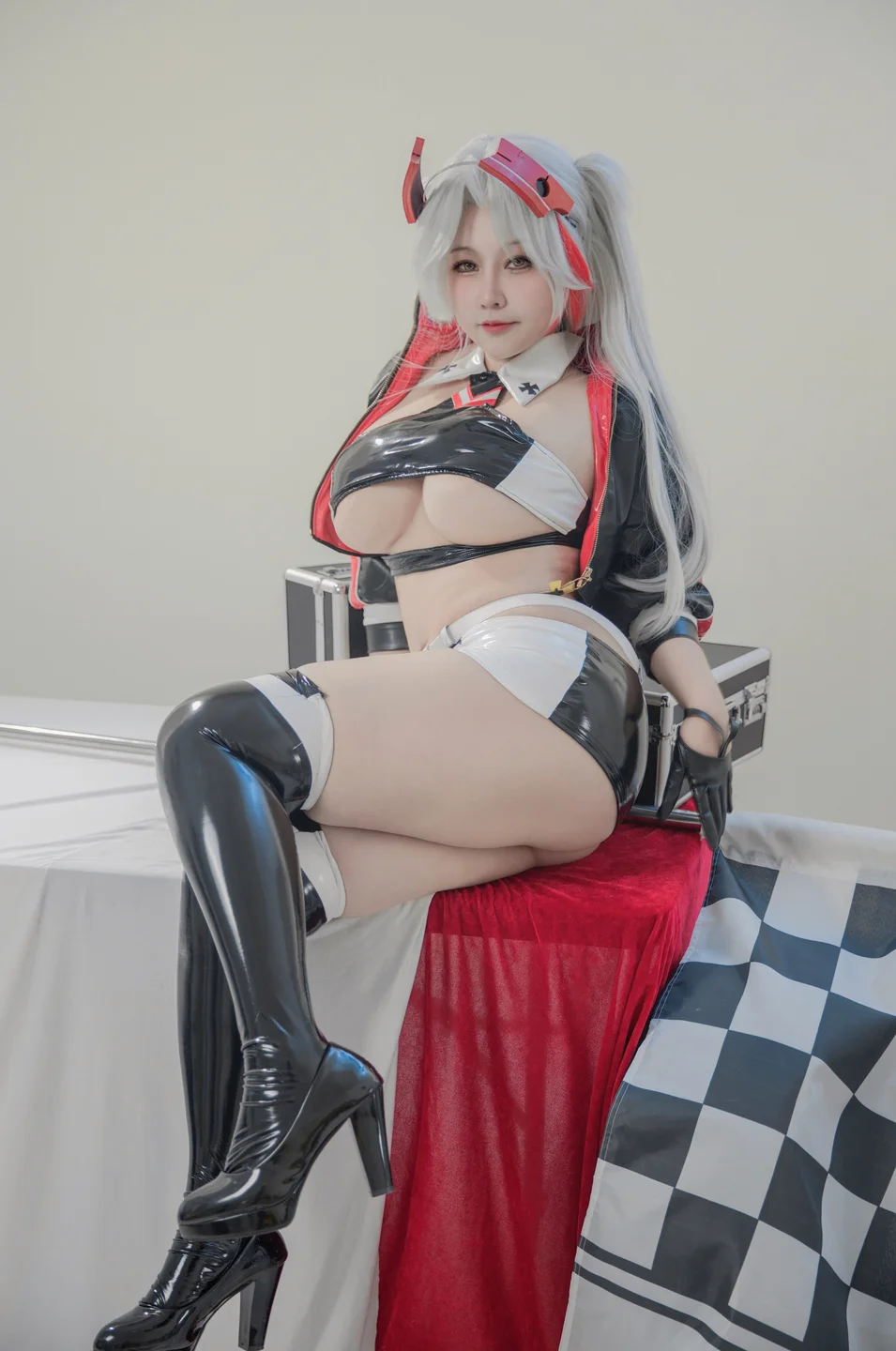 KANEKO_咔喵 - 欧根亲王 赛车服 [36P,2V-769MB] 019.webp