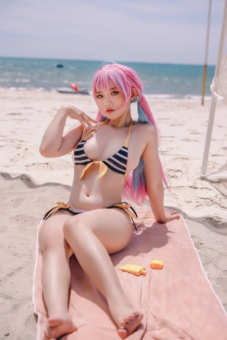 Messie Huang – Aqua Bikini [34P-64MB]