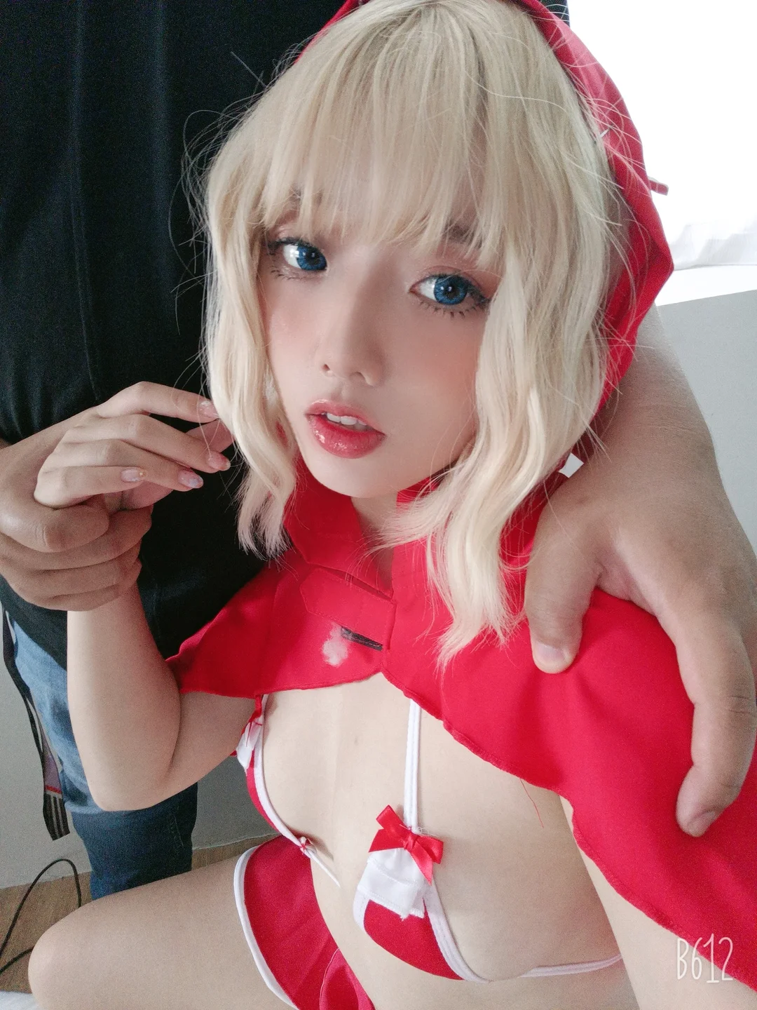 Messie_Huang - Red Hood [60P-159MB] 021.webp