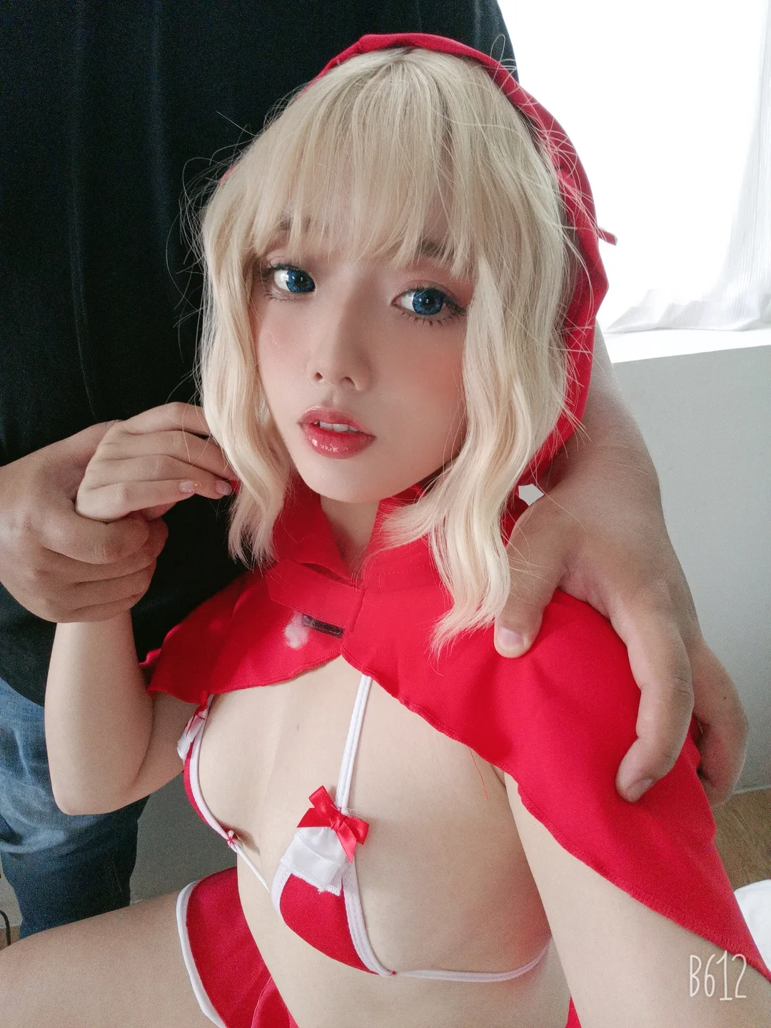 Messie_Huang - Red Hood [60P-159MB] 022.webp