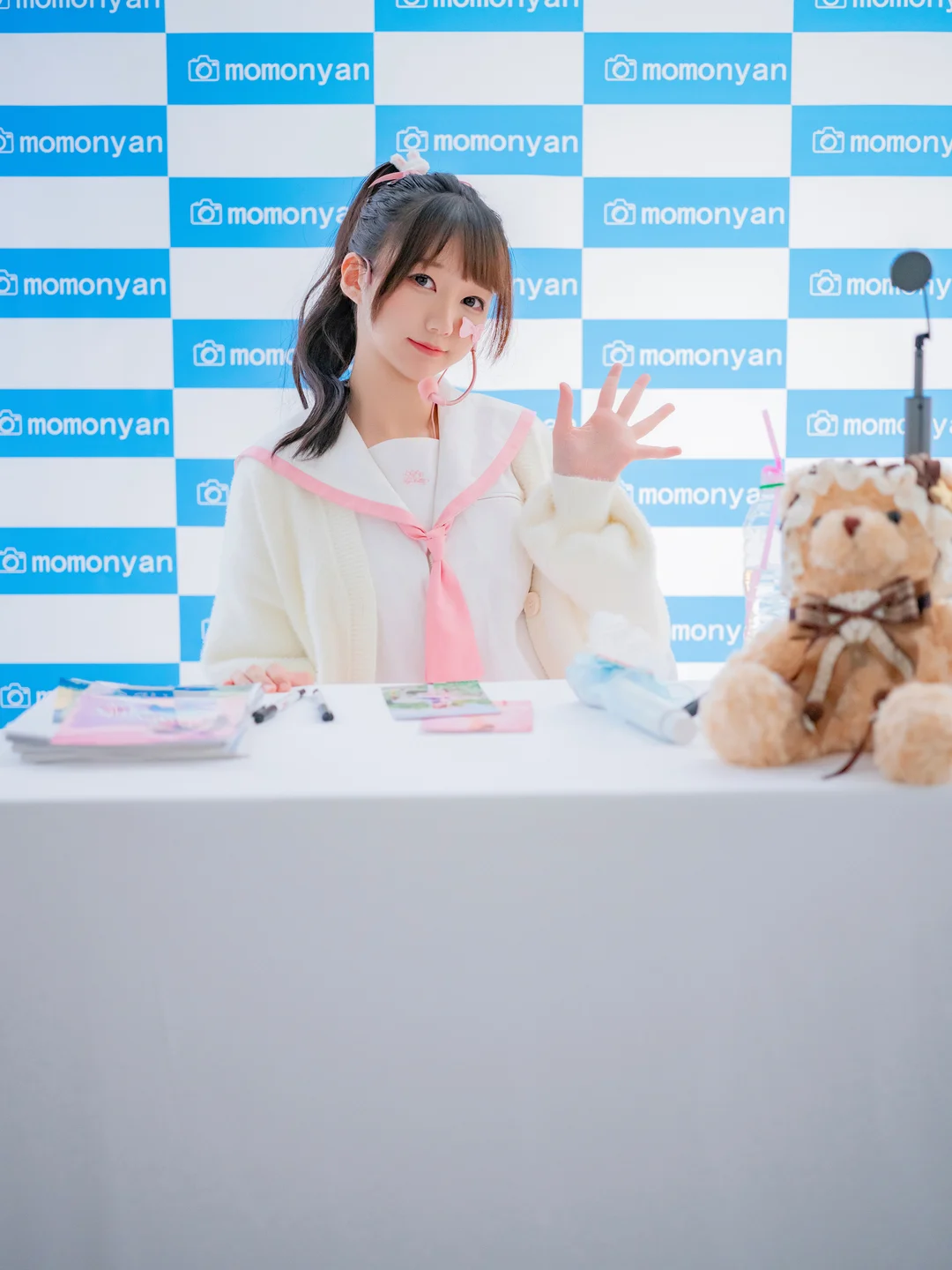 Nagisa魔物喵_ビキニアイドルのサイン会_183P_1_31GB 002.webp