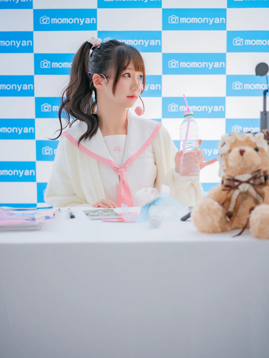 Nagisa魔物喵_ビキニアイドルのサイン会_183P_1_31GB 003.webp